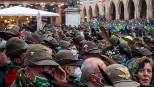 Chi ha sbagliato paghi. Ma giù le mani dagli alpini