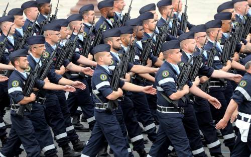 Senza armi e munizioni: scatta l'allarme per l'esercito francese