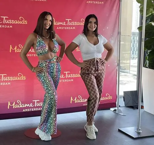 La statua di Elettra Lamborghini al Madame Tussauds