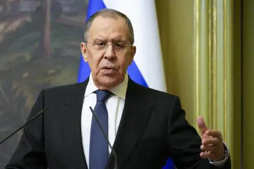 "Sarà fine del mondo dominato dagli Stati Uniti": l'avvertimento di Lavrov