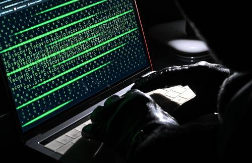 Hacker russi contro la polizia italiana: sito fuori uso da ore
