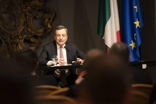 Draghi sceglie l'Europa e rilancia i negoziati: "Russia, Ucraina e Usa si siedano a un tavolo. Mosca non è più Golia"