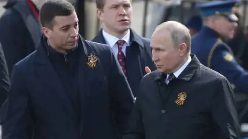 Chi è l'uomo misterioso con cui Putin parlava il 9 maggio