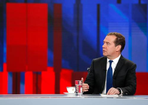 Medvedev torna ad attaccare i leader Ue
