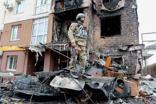 Da guerra in difesa dell'Ucraina a guerra per sconfiggere la Russia
