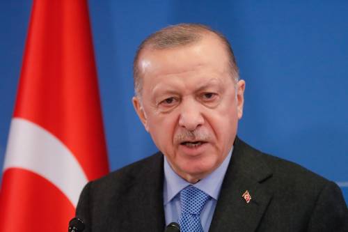 Erdogan blocca la Nato. Ma a Svezia e Finlandia la garanzia di Biden: "Voi difesi se aggrediti"