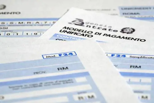 Pressione fiscale su, potere d’acquisto giù: ecco la vera mina sull’economia