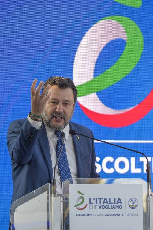 Salvini chiude la kermesse della Lega: "Il centrodestra unito vince"