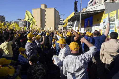 Il Libano va allo scrutinio al buio. Hezbollah testa la sua forza