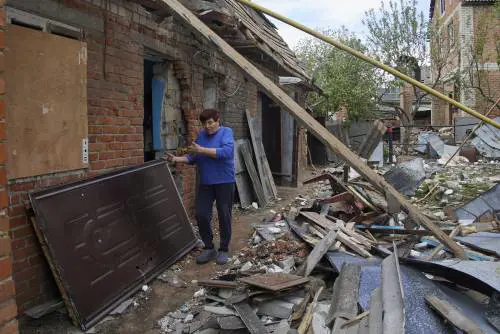 Zelensky: "Operazione militare russa fallita. Ora negoziati su Azovstal". Mosca dice no 