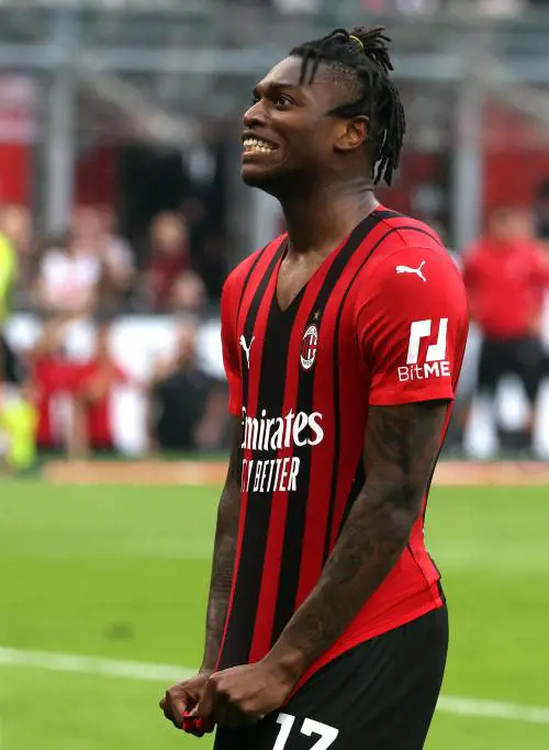 Il Milan chiude il cerchio battendo l'Atalanta. Prove di festa scudetto con la danza di Leao