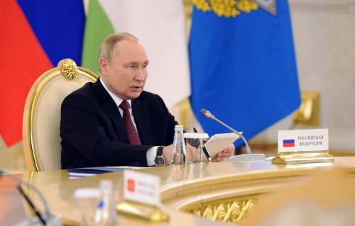 Putin sfida tutto l'Occidente: "È la fine dell'egemonia Usa. E le sanzioni colpiscono voi"