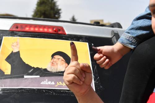 Il Libano boccia Hezbollah: ma il Paese rischia il caos