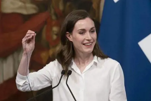 Sanna Marin, freschezza al potere. La semplicità oltre il protocollo