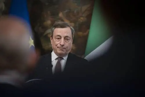Mosca apre: "Pronti a parlare con Kiev". E il vice comandante di Azov si arrende | La diretta
