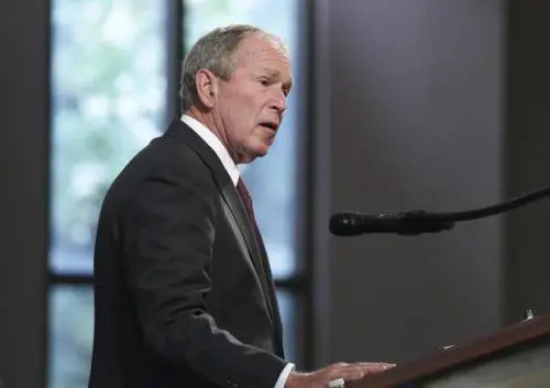 "Ingiustificata invasione in Iraq": la gaffe che imbarazza George Bush