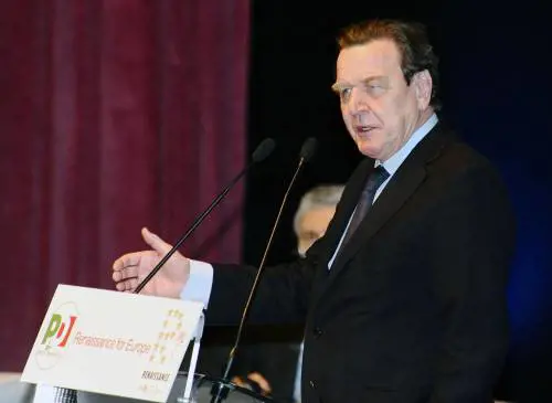 L'Ue chiede sanzioni pure su Schröder