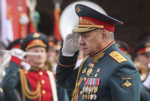 Mosca annuncia il trionfo: "Operazione conclusa Abbiamo liberato Mariupol. Azovstal è in mano nostra". Il giallo dei combattenti ancora dentro l'acciaieria