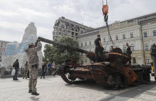 I russi sfondano il fronte del Donbass: ecco dove avanzano le truppe di Mosca | La diretta