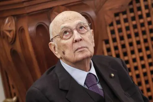 Napolitano ricoverato e operato all'addome. Il chirurgo: "Sta bene"