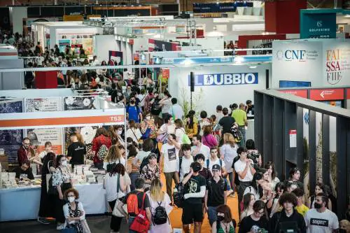 Il Salone del libro non trova il suo Amadeus. E intanto gioca facile coi classici e i Nobel