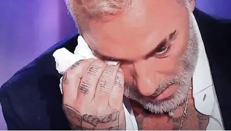 Le lacrime di Vacchi a Domenica In per sua figlia e sua madre