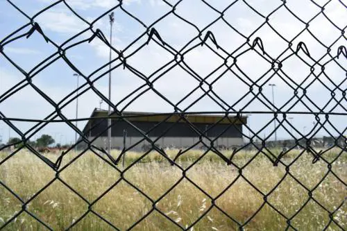 Carte bollate e lavori in ritardo. Il Carraro è una landa desolata