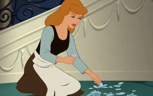 "Come Cenerentola". Due gemelle orfane vittime di maltrattamenti 