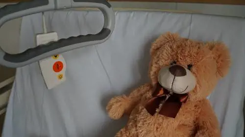 "Dramma evitabile", indagata la mamma del bimbo in terapia intensiva