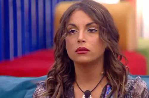 Calci nella testa e sangue. Il dramma di Francesca De André: "Sono viva per miracolo"