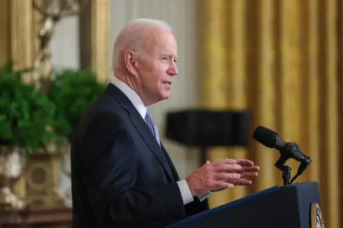 Joe Biden ha ordinato la revisione sull'uso della forza da parte della polizia