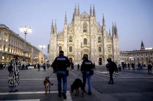"Inaccettabile...". È polemica sulle frasi contro la polizia del candidato di sinistra