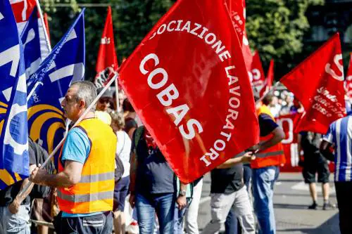 Repubblica fondata sullo sciopero: quasi tre al giorno solo l'anno scorso