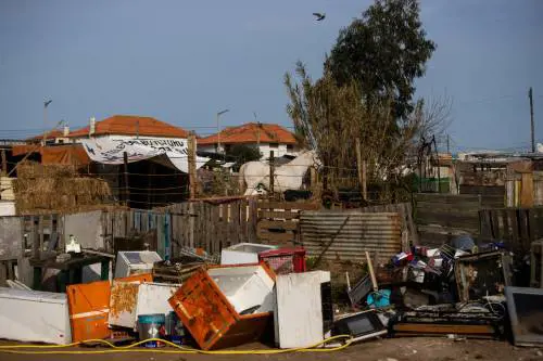 Sgomberi dei campi rom: Bruxelles li vuole vietare