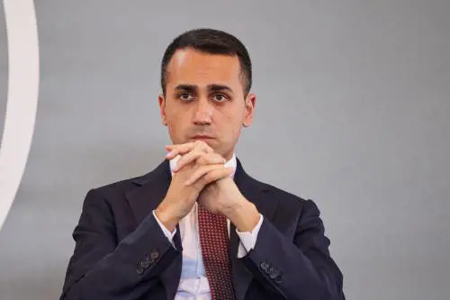 "Campagna russofoba", "Mistificazioni e provocazioni". È scontro tra i russi e Di Maio