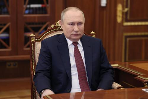 "Putin ha 3 anni di vita e perde la vista": rivelazione choc della spia