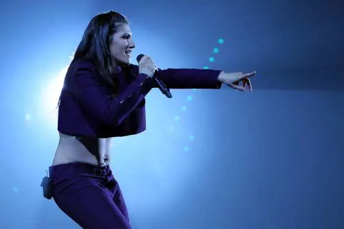 Sotto l'albero di Natale Elisa mette un album, due live e uno show tv