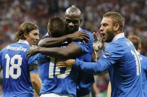 L'Italia festeggia dopo un gol 