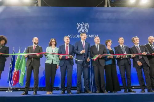 Energia, metà aziende a rischio. Ed è rivolta contro il Reddito