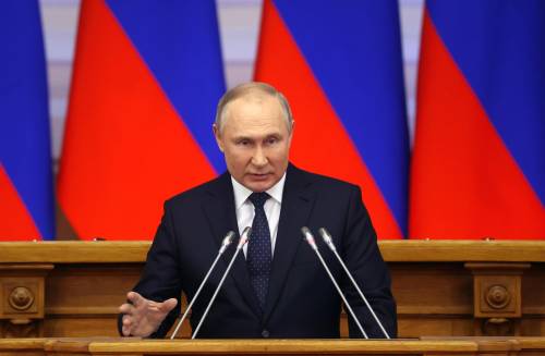 "Se lo farete, colpiremo obiettivi nuovi": l'ultima minaccia di Putin