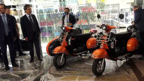 L'ultimo attacco al Made in Italy: dalla Cina arriva la Vespa fake