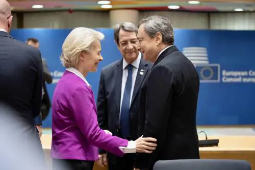 L'Ue trova l'intesa sullo stop all'import del petrolio russo. Ma è una decisione piena di eccezioni