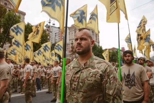 "Ecco perché i russi non ci distruggeranno": la strenua resistenza degli Azov