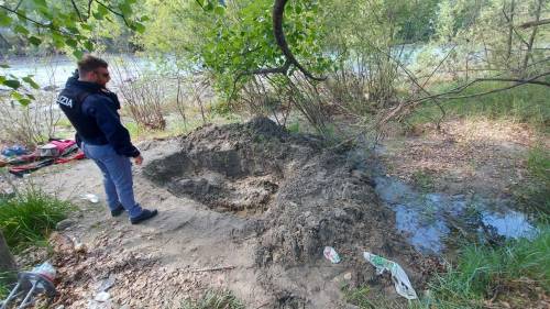 Aosta, trovato cadavere di una donna: era seppellito dentro una fossa