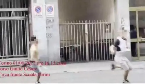 Precedenti penali per l'uomo con il machete di Torino: "Serve il daspo urbano"