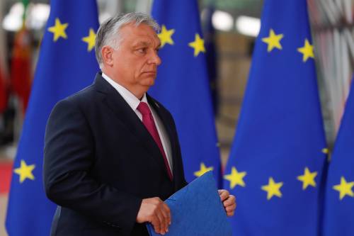 Orbán torna a sfidare l'Ue: "Non mescoliamo le razze"