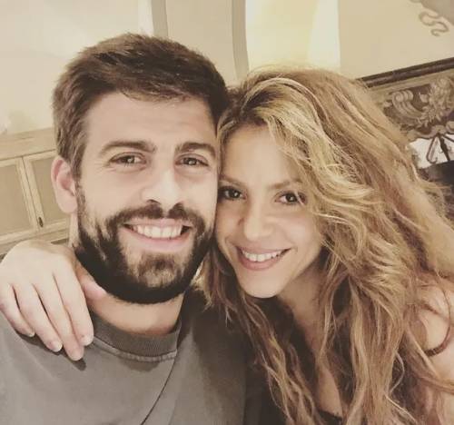 Shakira e Piqué al capolinea: "Lo ha trovato con un'altra donna"