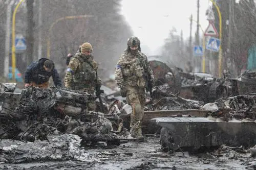 "Ritirata tattica": l'ammissione russa e l'avanzata di Kiev verso la Crimea