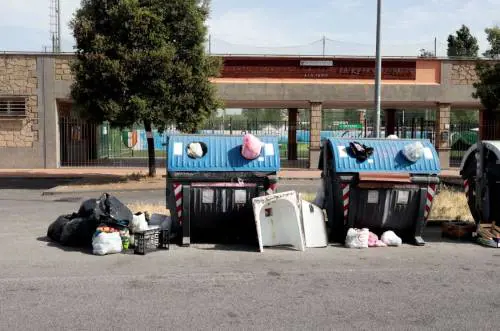 Roma ha le sue montagne (di rifiuti)