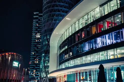 La città del design: tour tra atelier di progettisti e architetti, hotel dai concept innovativi e flagship